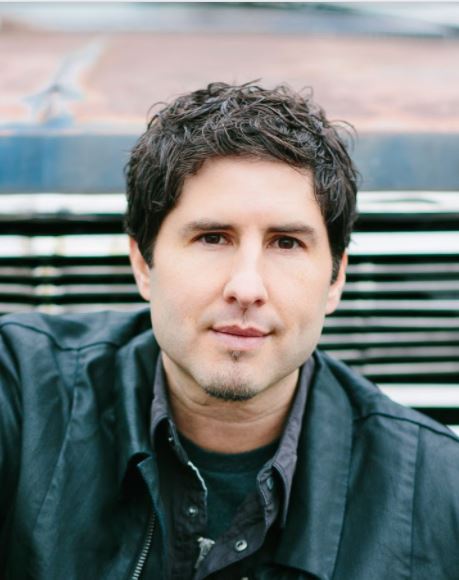 Matt de la Peña